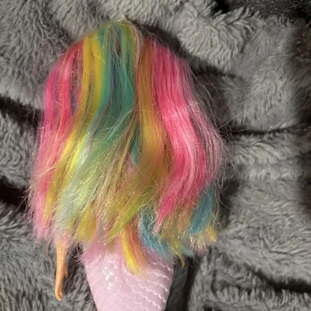 Mattel 2013 Barbie Dreamtopia Rainbow Magic Color Changing Hair Mermaid Doll